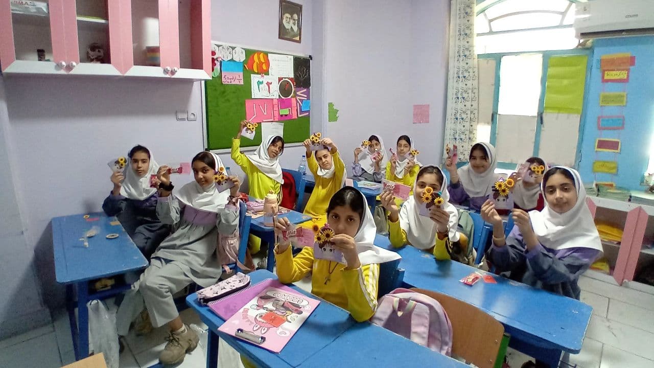 روز دختر : لبخندت، قشنگ ترین دلیل قشنگی دنیاست ....